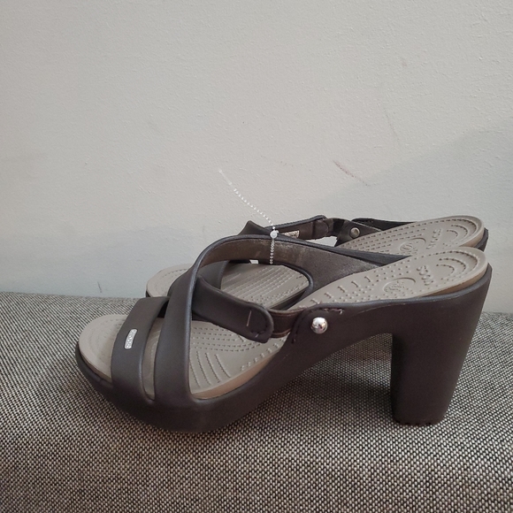 Crocs Cyprus IV Brown Sandals Sz 9 - Picture 1 of 7